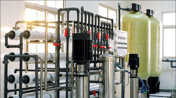 采用進(jìn)口反滲透膜，脫鹽率高，使用壽命長(zhǎng)，運(yùn)行成本低廉<br />
采用全自動(dòng)運(yùn)行，實(shí)現(xiàn)無(wú)人化操作<br />
不用大量的化學(xué)藥劑再生處理，無(wú)化學(xué)廢液排放，無(wú)環(huán)境污染