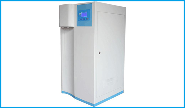 真正的智能醫(yī)用實(shí)驗(yàn)室超純水機(jī)：采用微處理器自動(dòng)控制.系統(tǒng)具有自動(dòng)判別預(yù)處理柱、反滲透膜、純化柱，超純柱、微濾、超濾、紫外燈管等失效功能。并能聲光報(bào)警，以保證機(jī)器處在最佳運(yùn)行狀態(tài)。